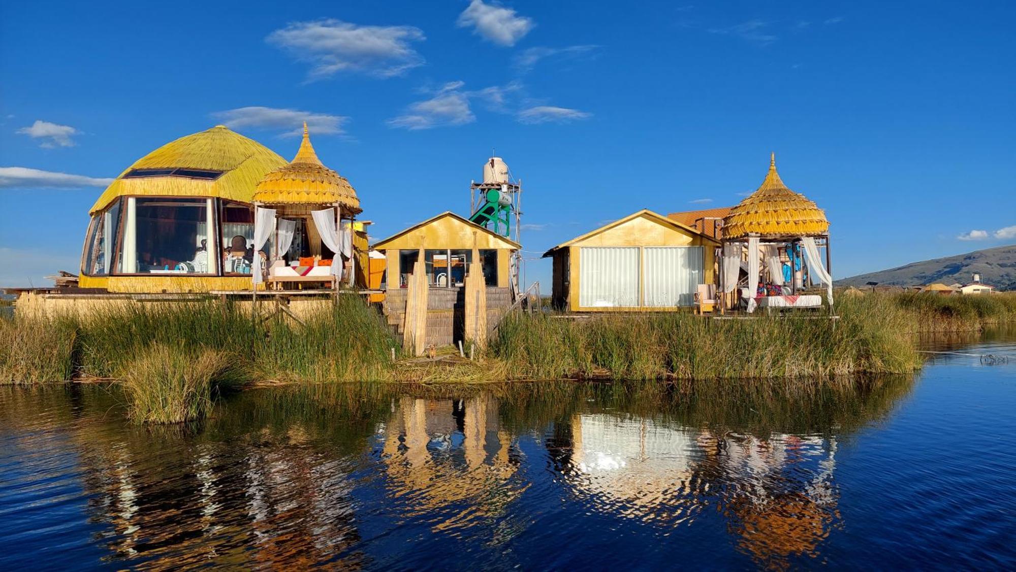 Uros Lodge Peru Puno Bagian luar foto
