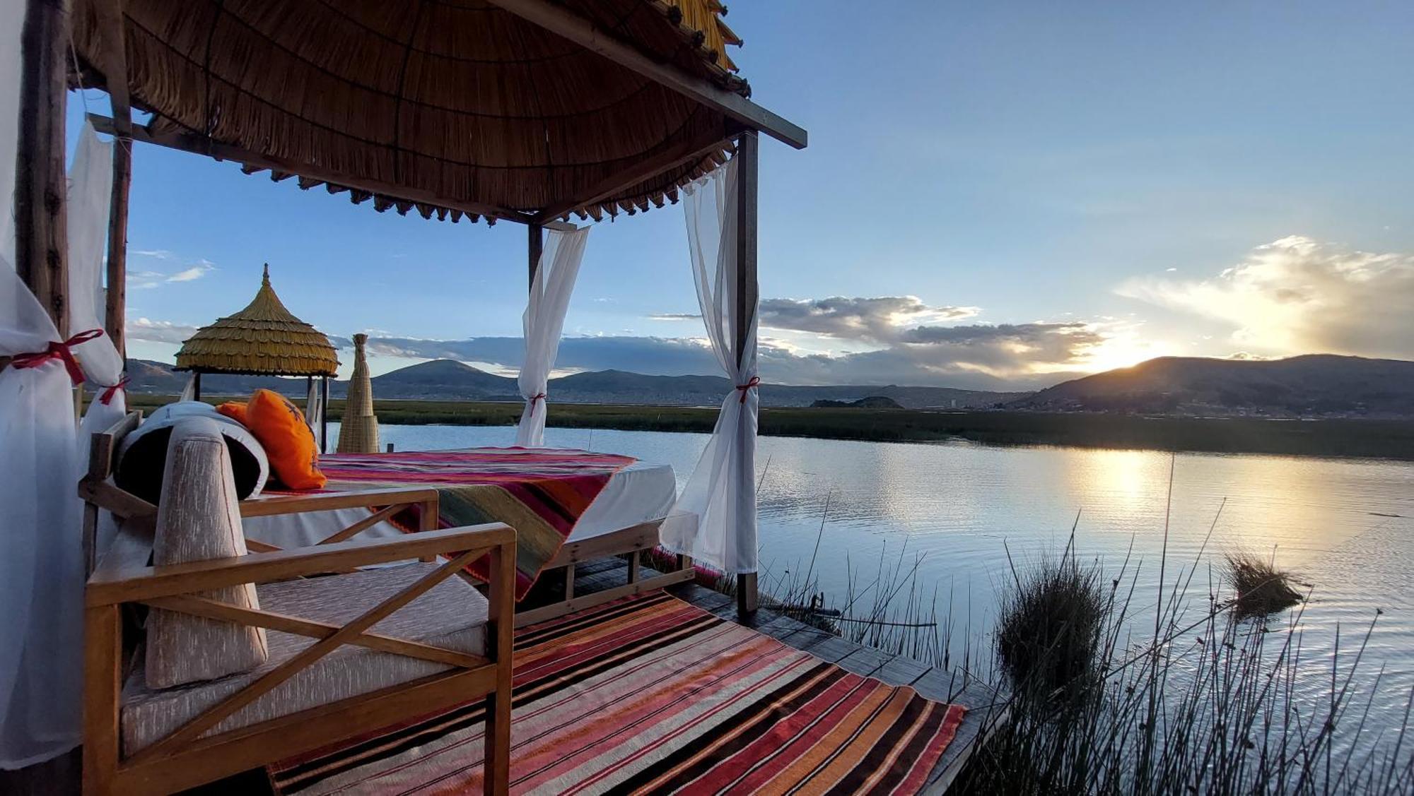 Uros Lodge Peru Puno Bagian luar foto